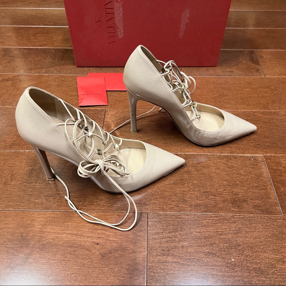 Valentino rock stud lace up ankle strap neutral color pump in size 37 with box - Picture 7 of 12